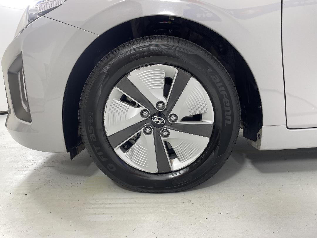 Photo '10' of Hyundai Ioniq