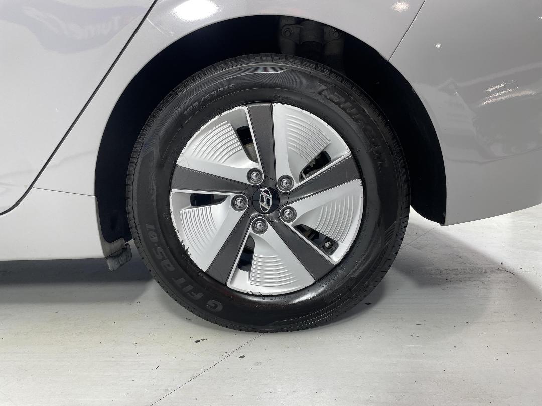 Photo '11' of Hyundai Ioniq