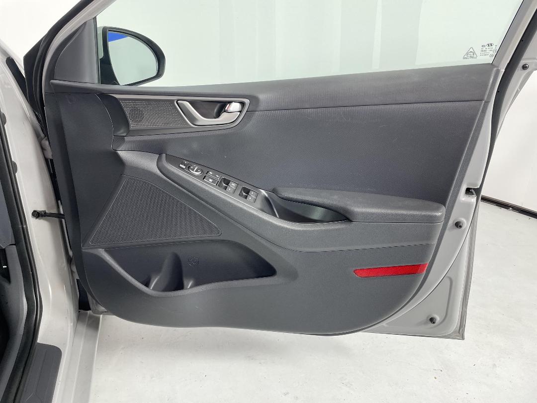 Photo '15' of Hyundai Ioniq