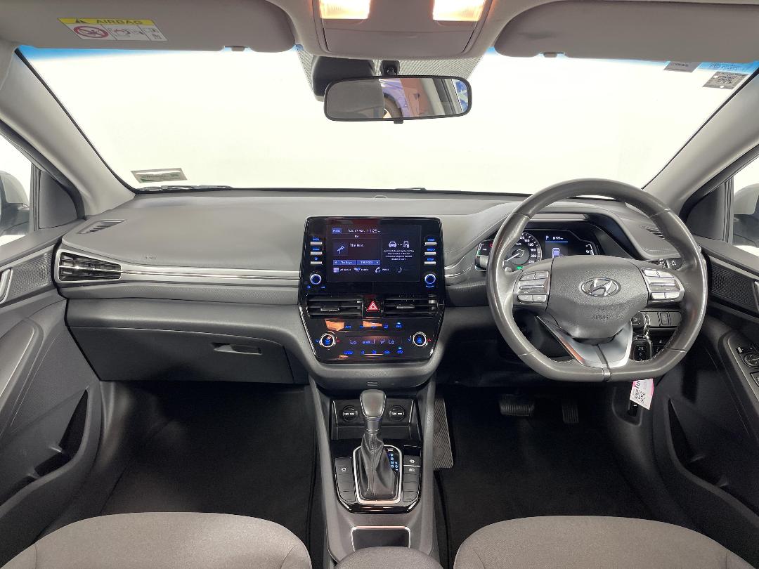 Photo '17' of Hyundai Ioniq