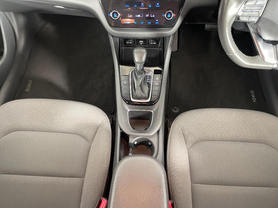 Photo '18' of Hyundai Ioniq