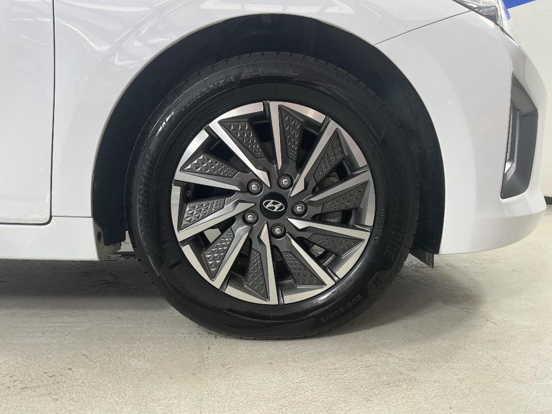 Photo '9' of Hyundai Ioniq