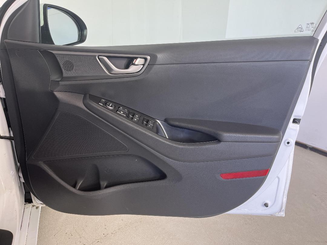 Photo '15' of Hyundai Ioniq