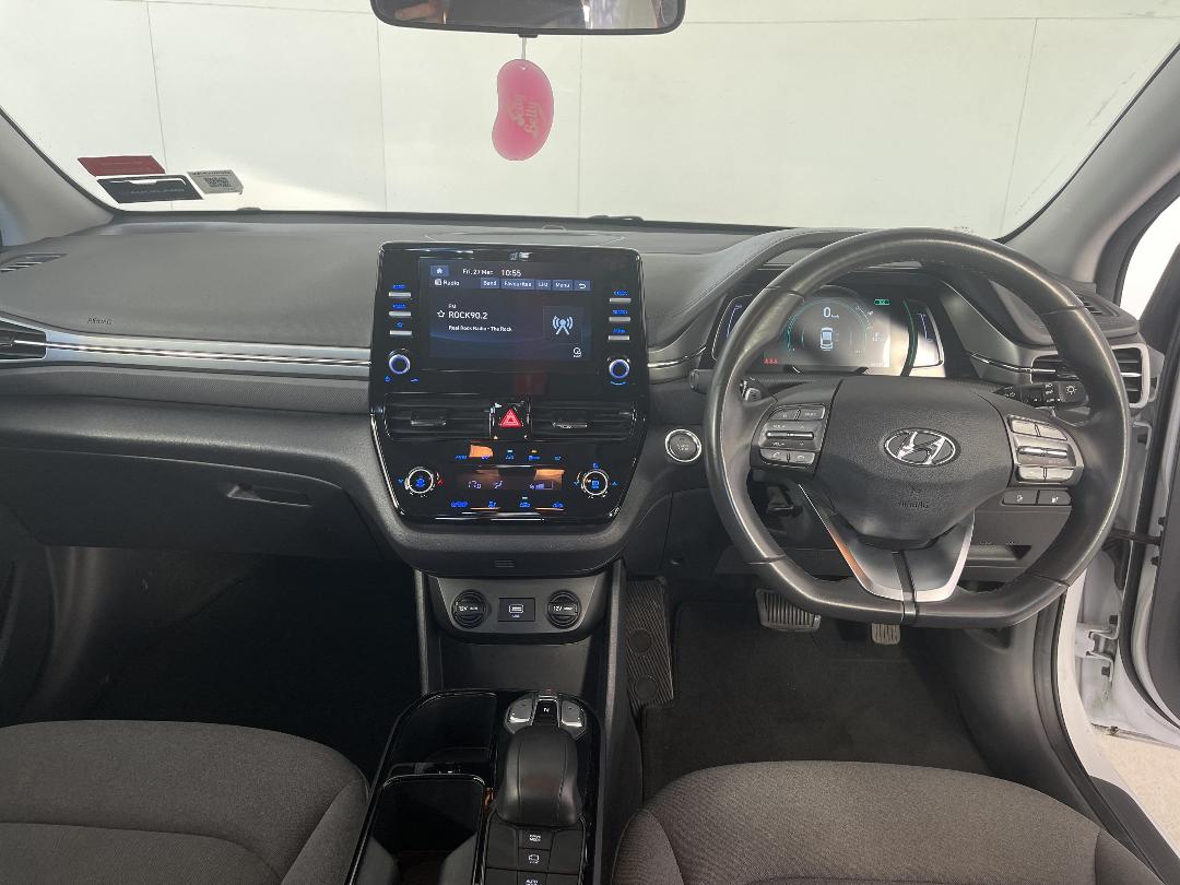 Photo '17' of Hyundai Ioniq