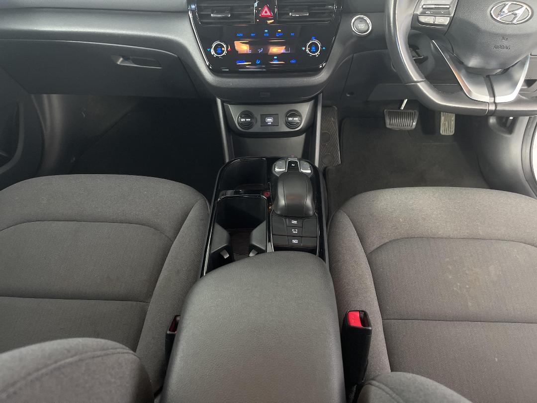 Photo '18' of Hyundai Ioniq