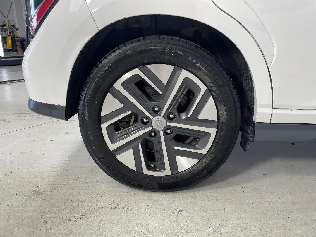 Photo '12' of Hyundai Kona Photo '12' of Hyundai Kona