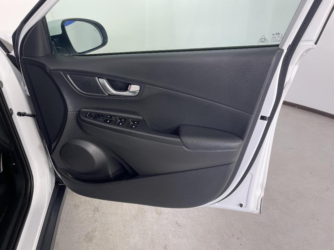 Photo '15' of Hyundai Kona Photo '15' of Hyundai Kona