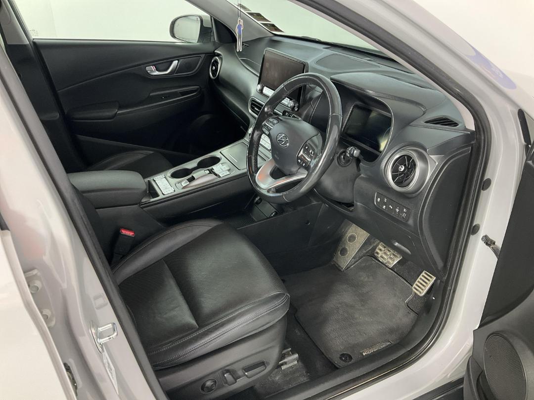 Photo '16' of Hyundai Kona Photo '16' of Hyundai Kona