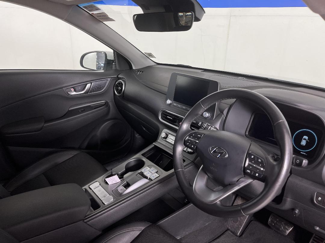 Photo '16' of Hyundai Kona Photo '16' of Hyundai Kona