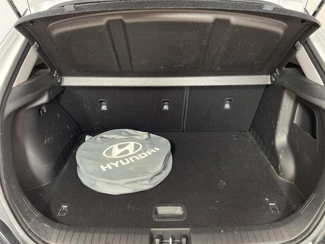 Photo '14' of Hyundai Kona Photo '14' of Hyundai Kona