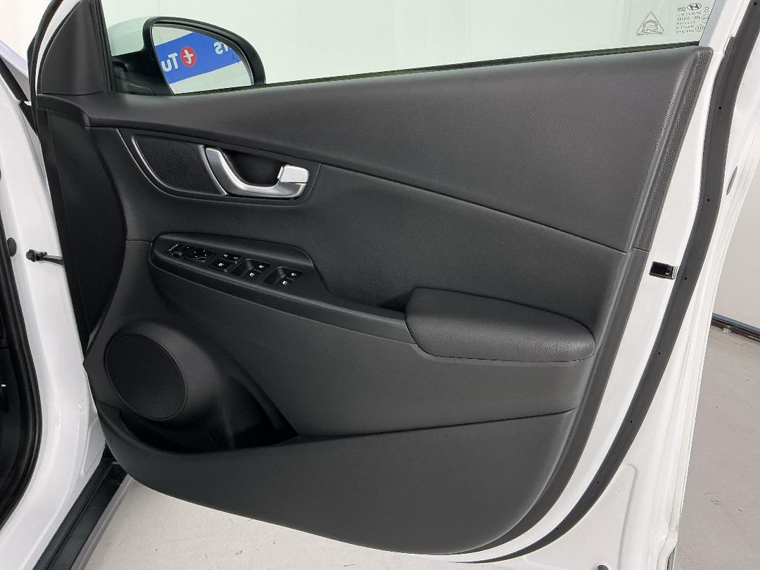 Photo '15' of Hyundai Kona Photo '15' of Hyundai Kona