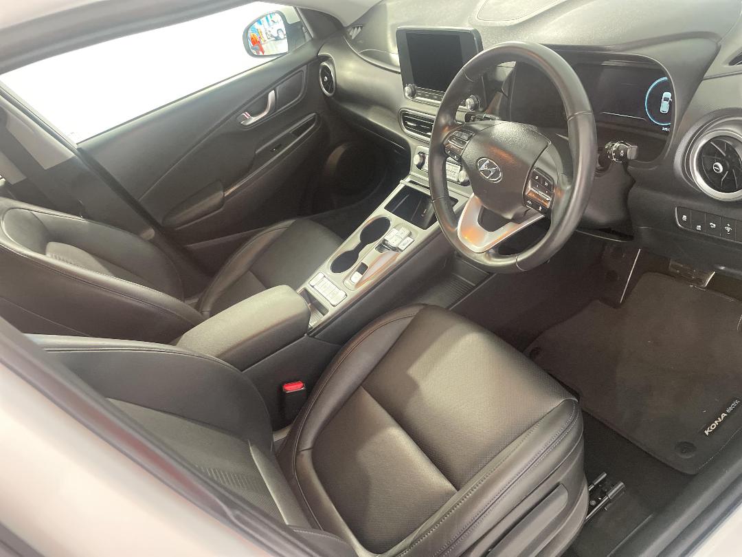 Photo '16' of Hyundai Kona Photo '16' of Hyundai Kona