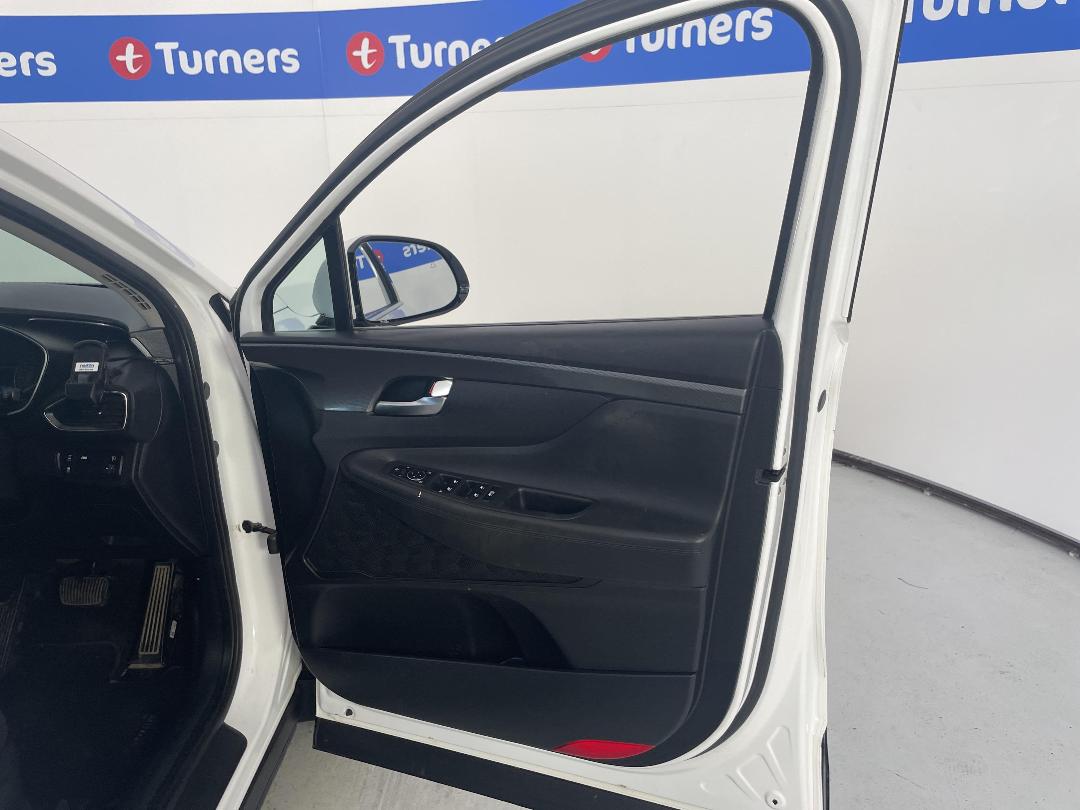 Photo '15' of Hyundai Santa FE Photo '15' of Hyundai Santa FE