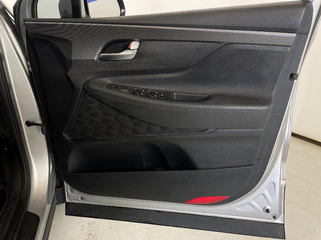 Photo '15' of Hyundai Santa FE Photo '15' of Hyundai Santa FE