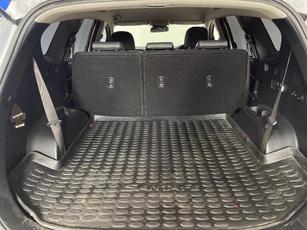 Photo '14' of Hyundai Santa FE Photo '14' of Hyundai Santa FE