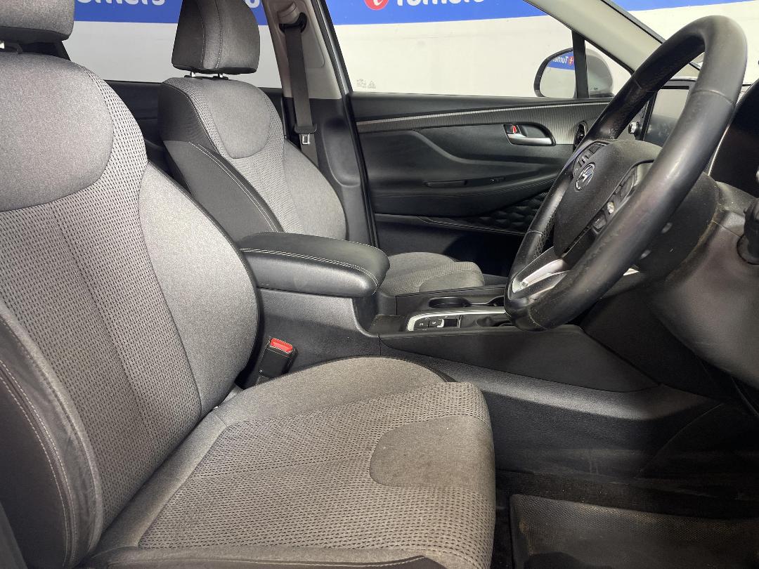 Photo '16' of Hyundai Santa FE Photo '16' of Hyundai Santa FE