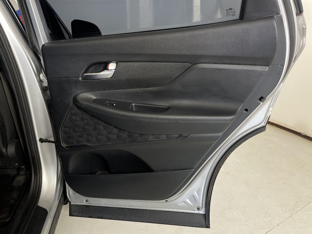 Photo '19' of Hyundai Santa FE Photo '19' of Hyundai Santa FE