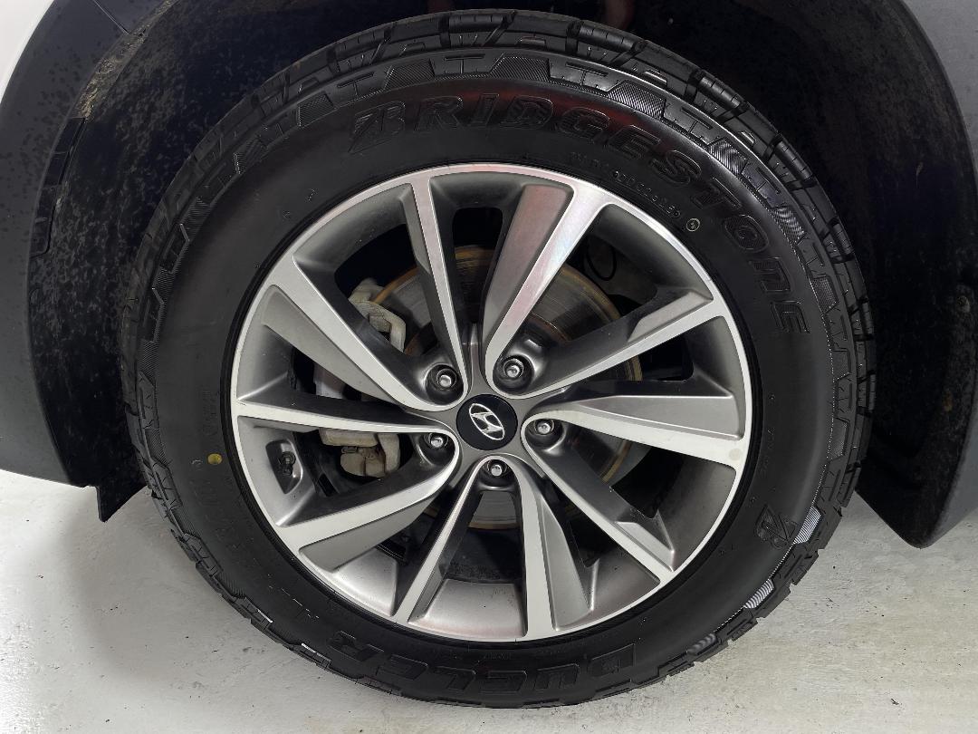 Photo '10' of Hyundai Santa FE Photo '10' of Hyundai Santa FE