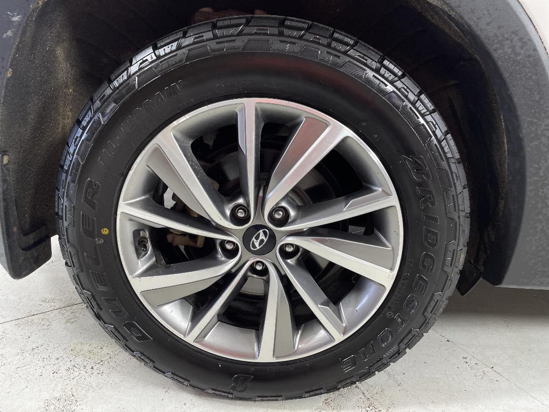 Photo '12' of Hyundai Santa FE Photo '12' of Hyundai Santa FE