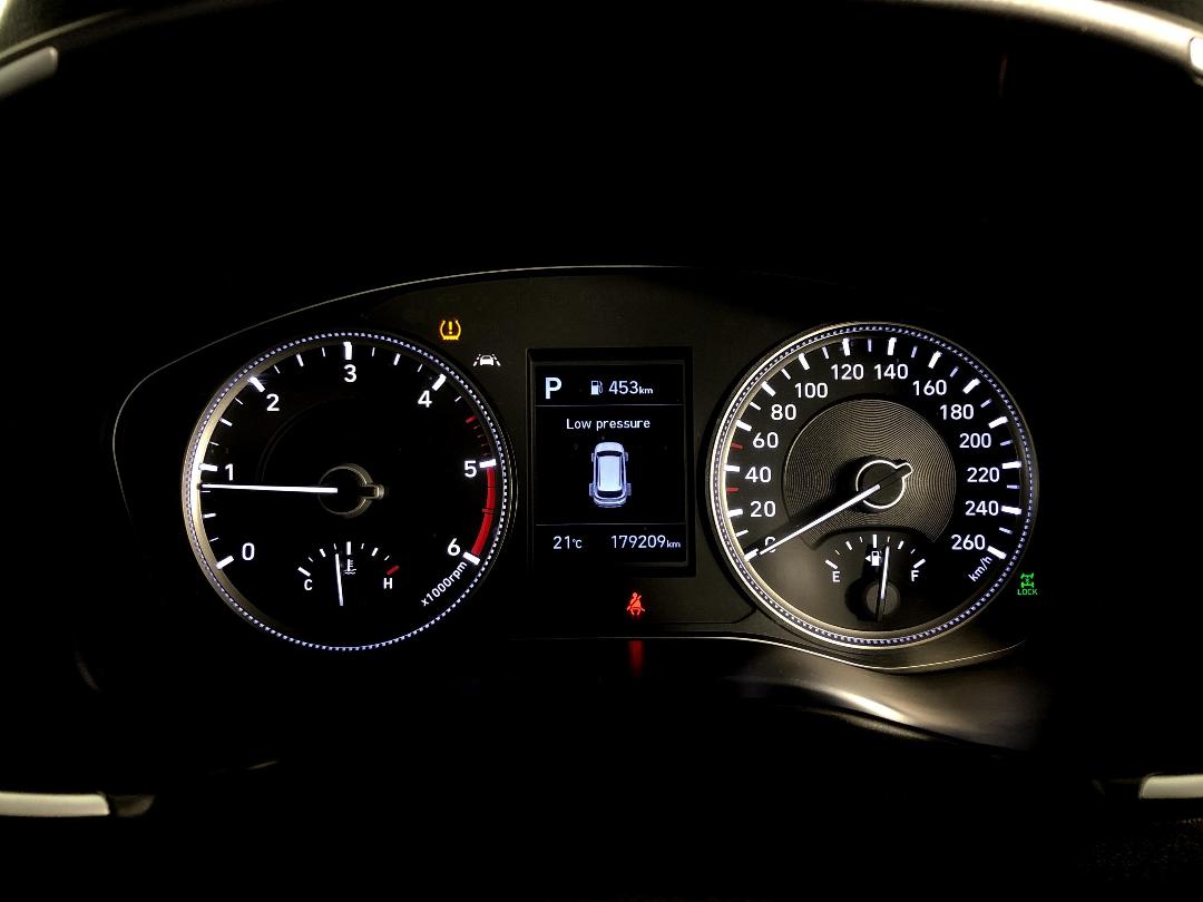 Photo '21' of Hyundai Santa FE