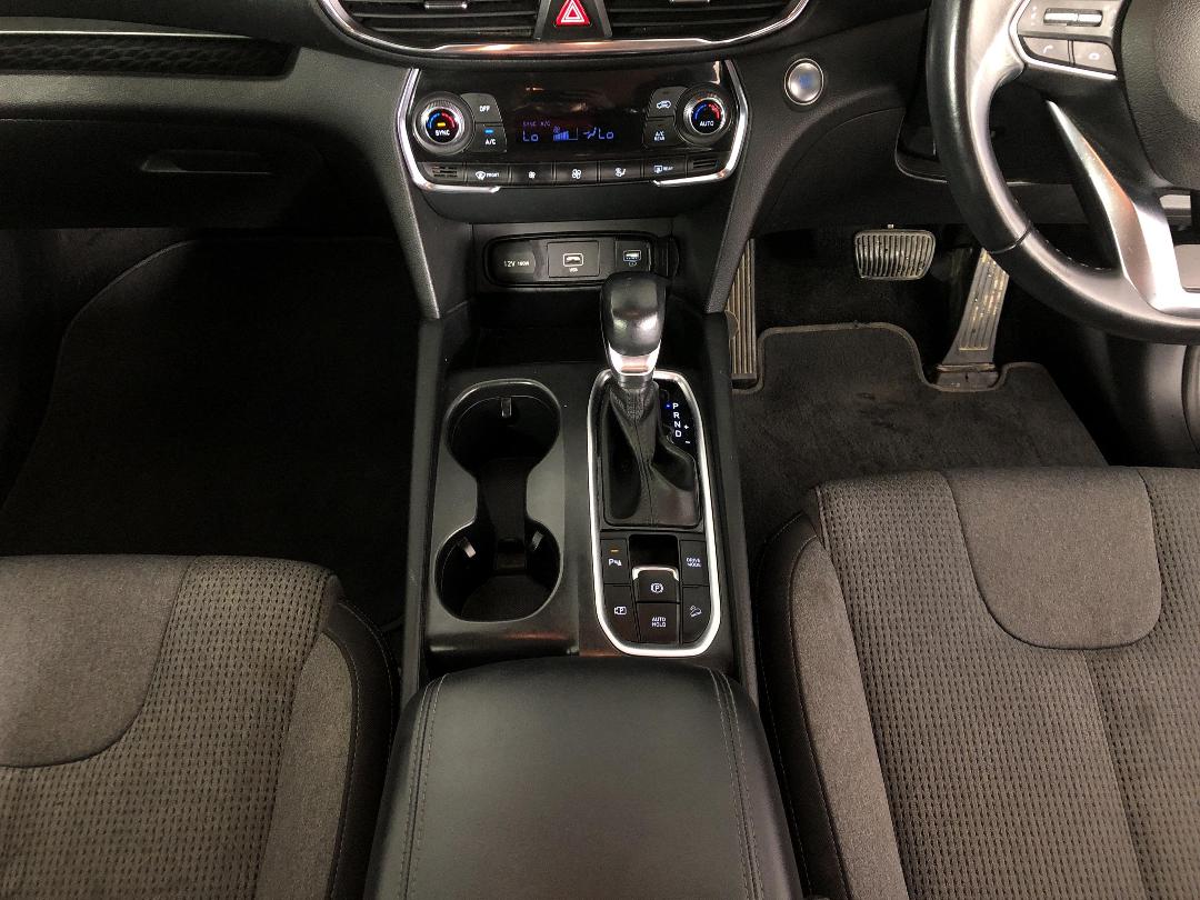 Photo '18' of Hyundai Santa FE