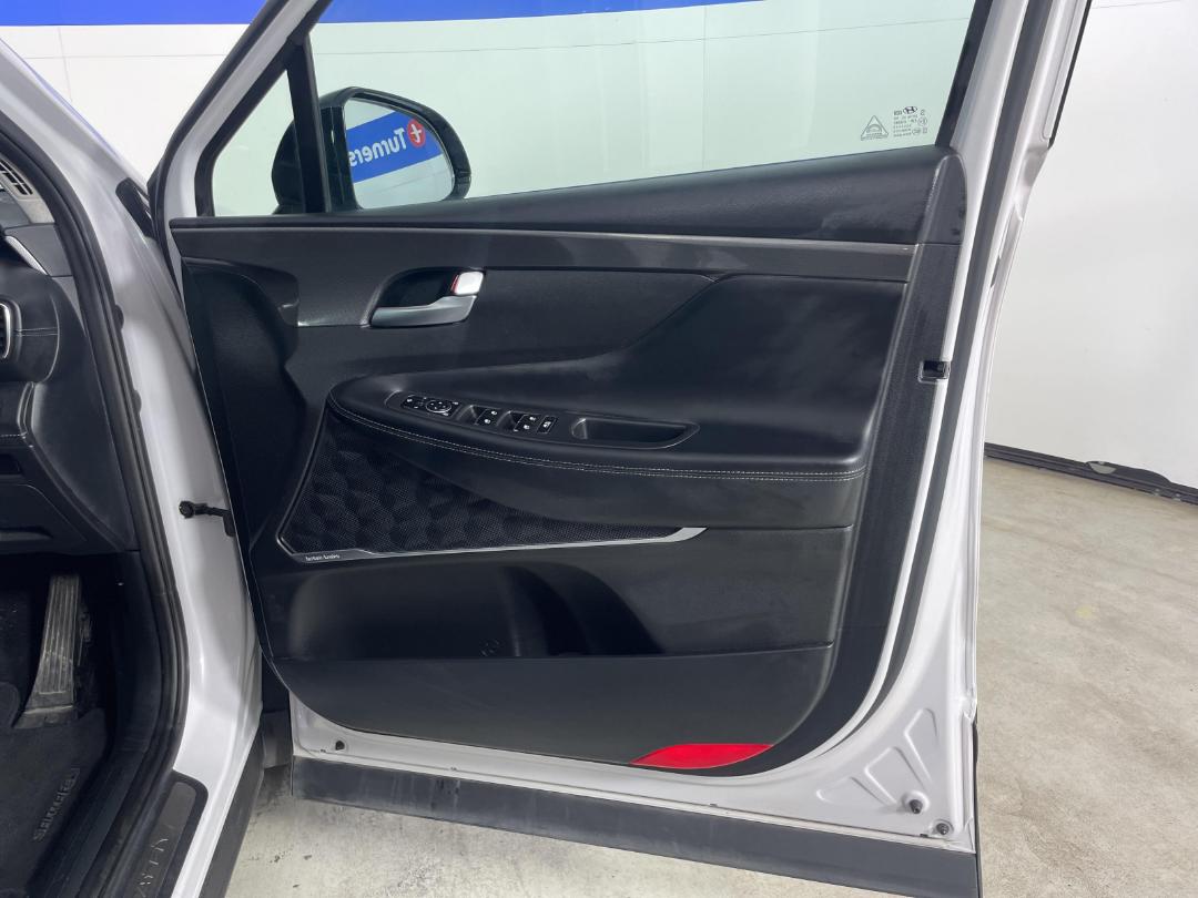 Photo '15' of Hyundai Santa FE Photo '15' of Hyundai Santa FE