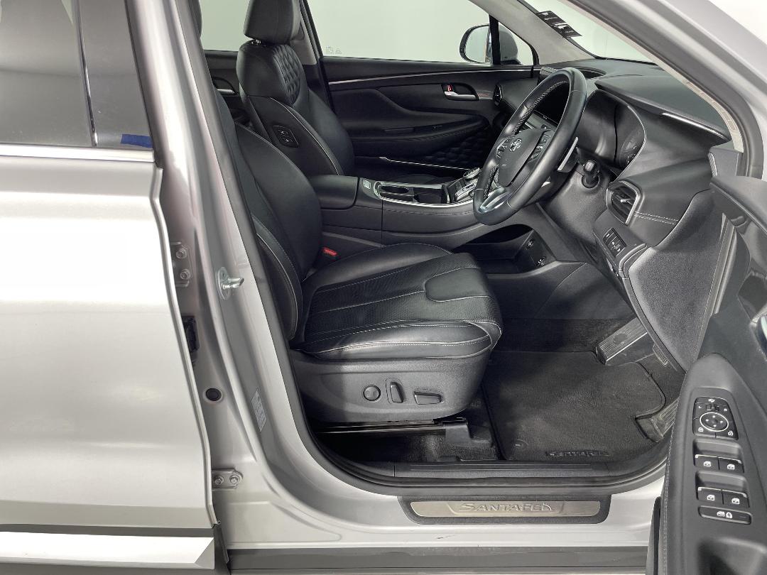 Photo '16' of Hyundai Santa FE