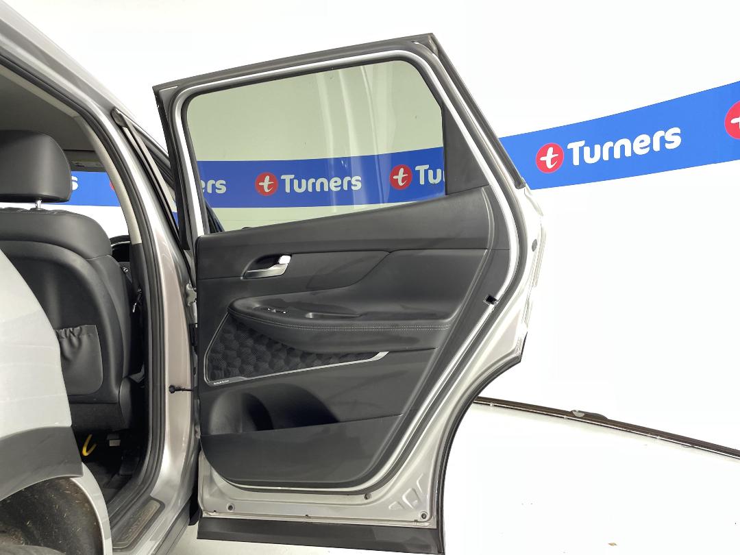 Photo '19' of Hyundai Santa FE