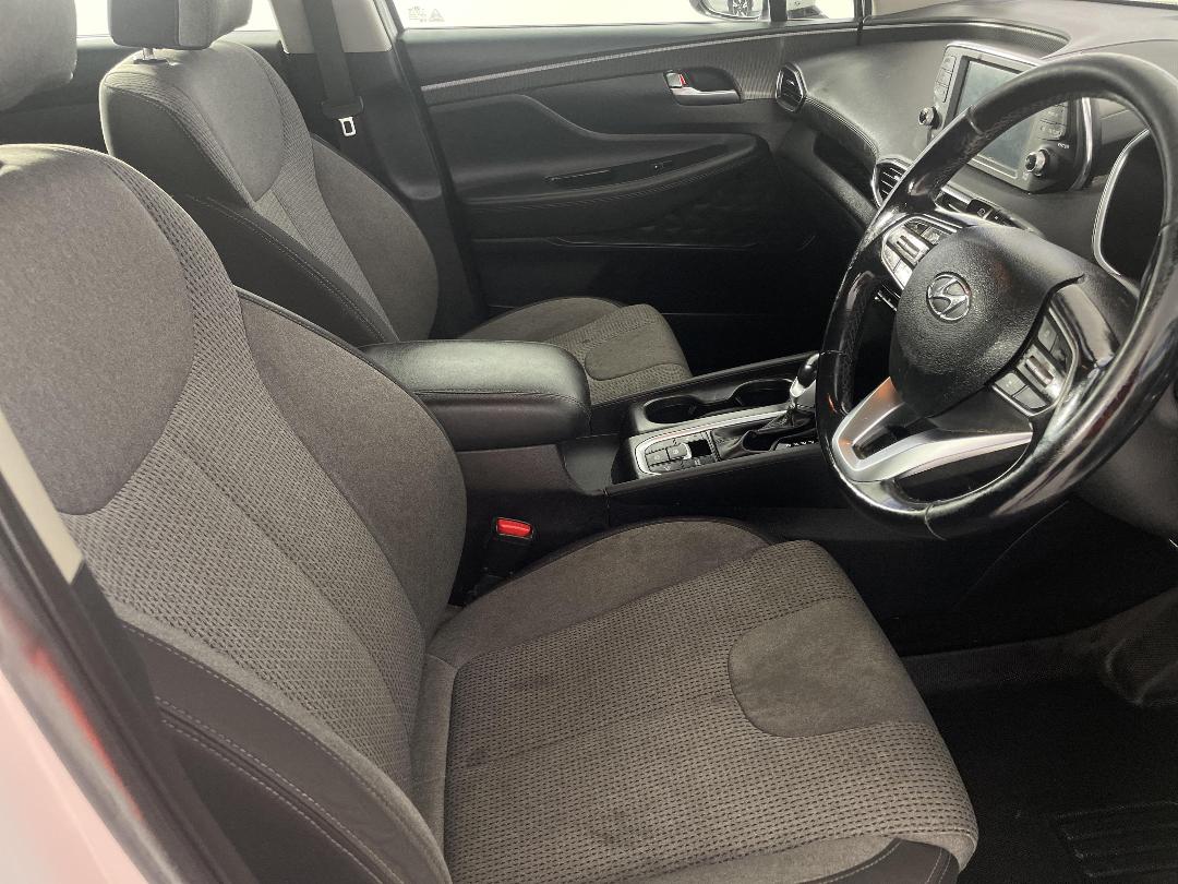 Photo '16' of Hyundai Santa FE Photo '16' of Hyundai Santa FE