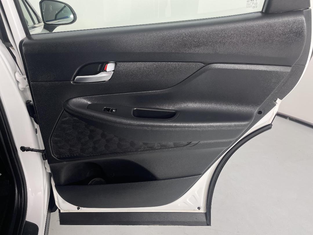 Photo '19' of Hyundai Santa FE Photo '19' of Hyundai Santa FE