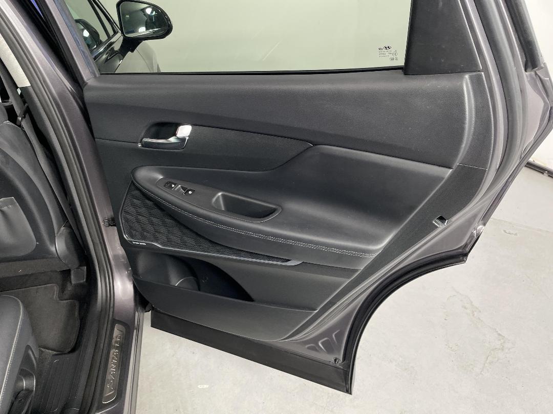 Photo '19' of Hyundai Santa FE