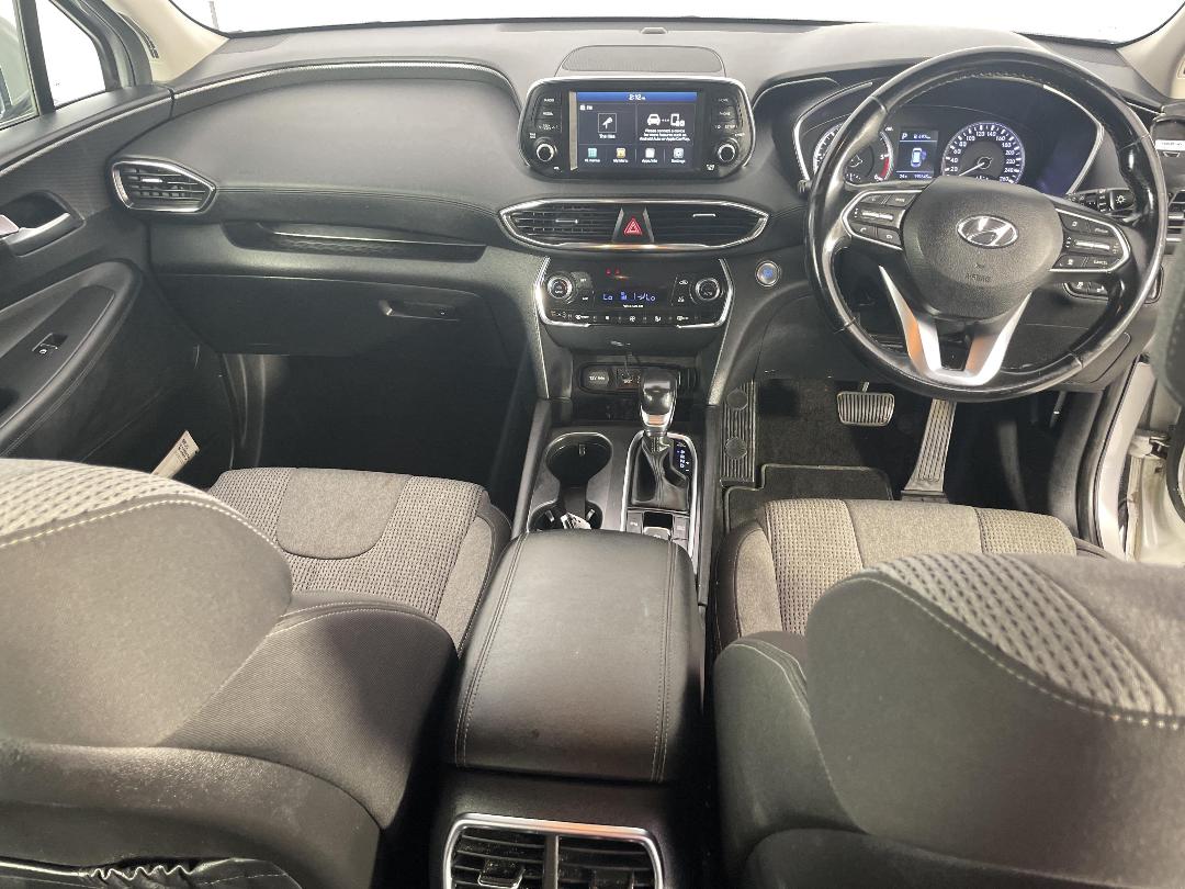 Photo '17' of Hyundai Santa FE