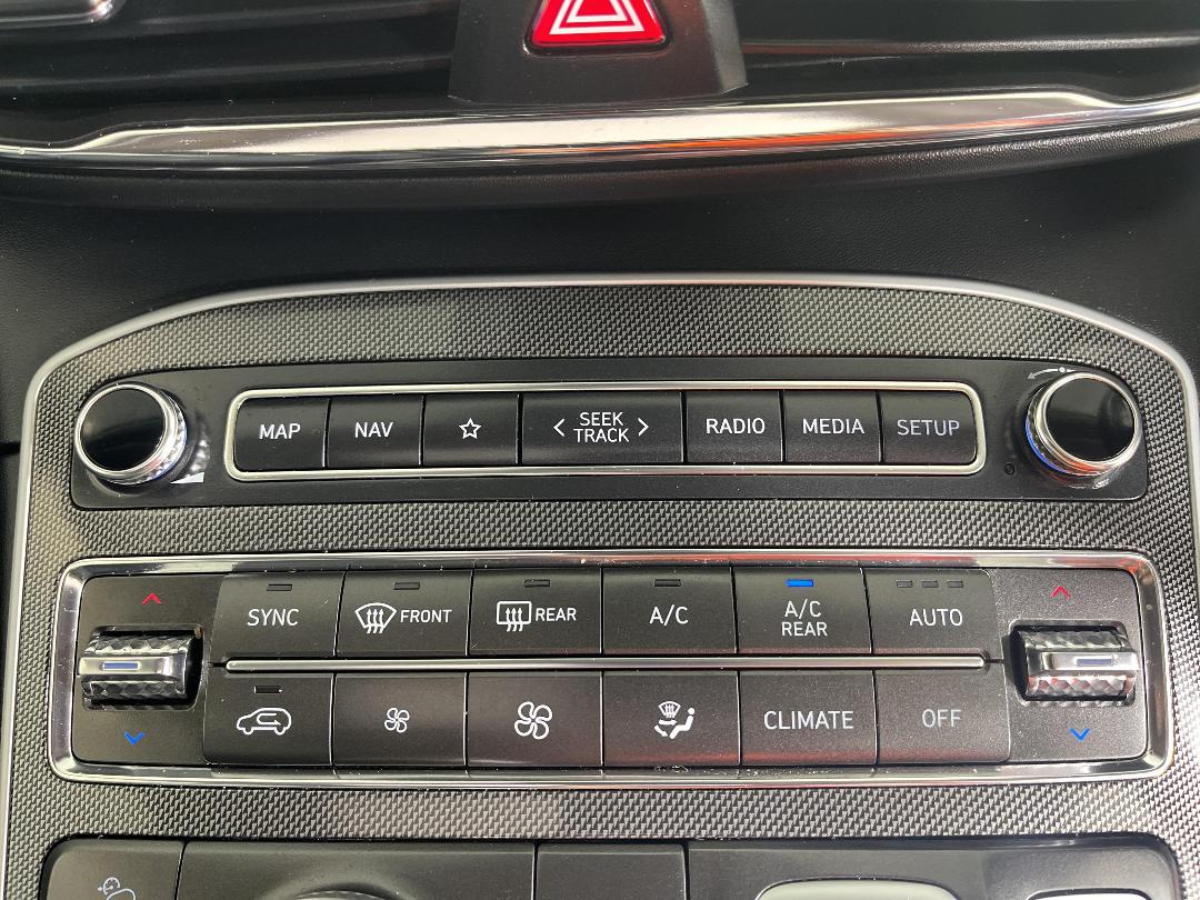 Photo '28' of Hyundai Santa FE