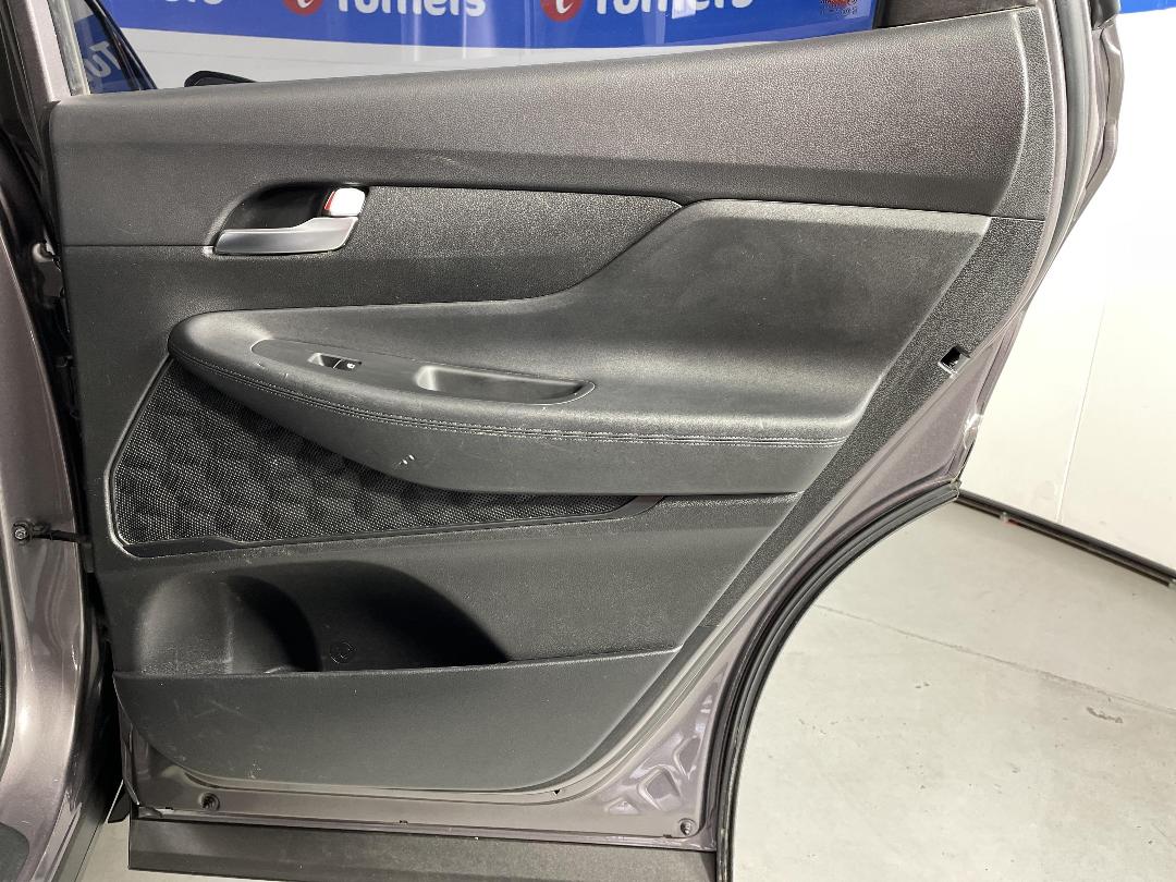 Photo '19' of Hyundai Santa FE