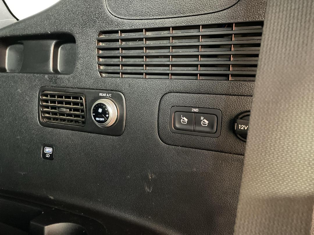 Photo '27' of Hyundai Santa FE