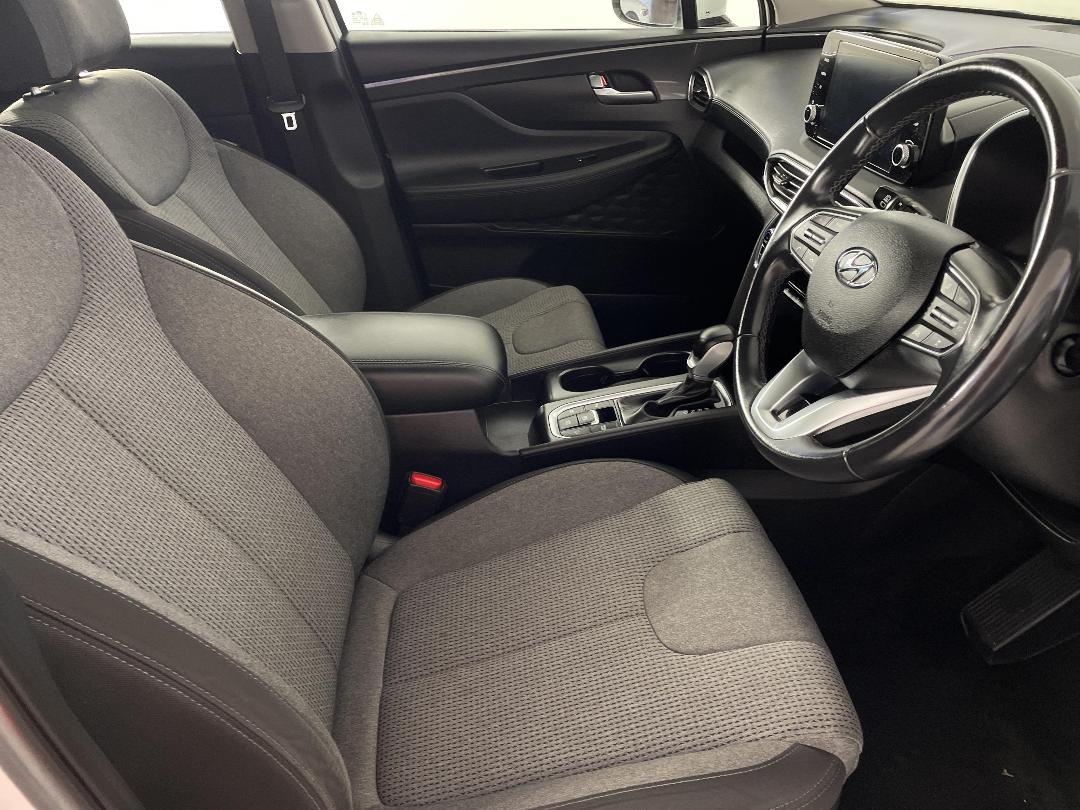 Photo '16' of Hyundai Santa FE