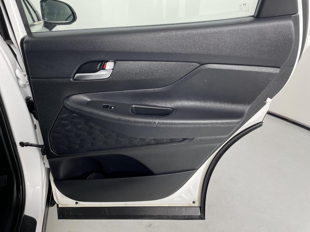 Photo '19' of Hyundai Santa FE