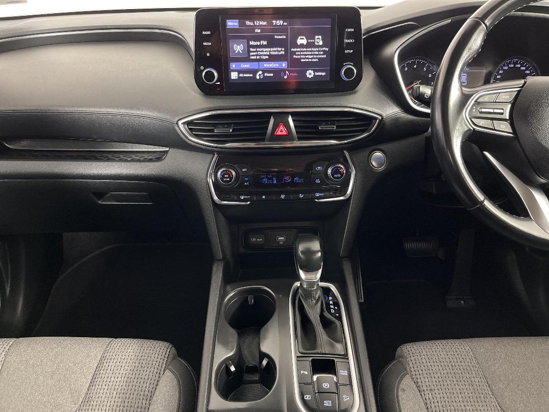 Photo '18' of Hyundai Santa FE