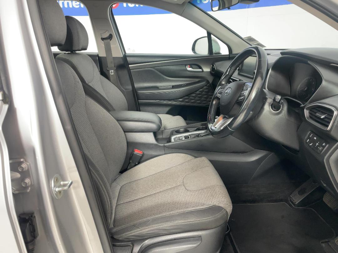 Photo '16' of Hyundai Santa FE