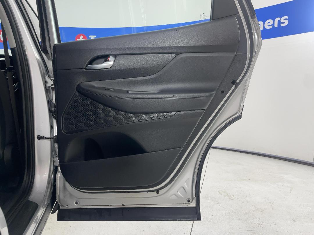 Photo '19' of Hyundai Santa FE