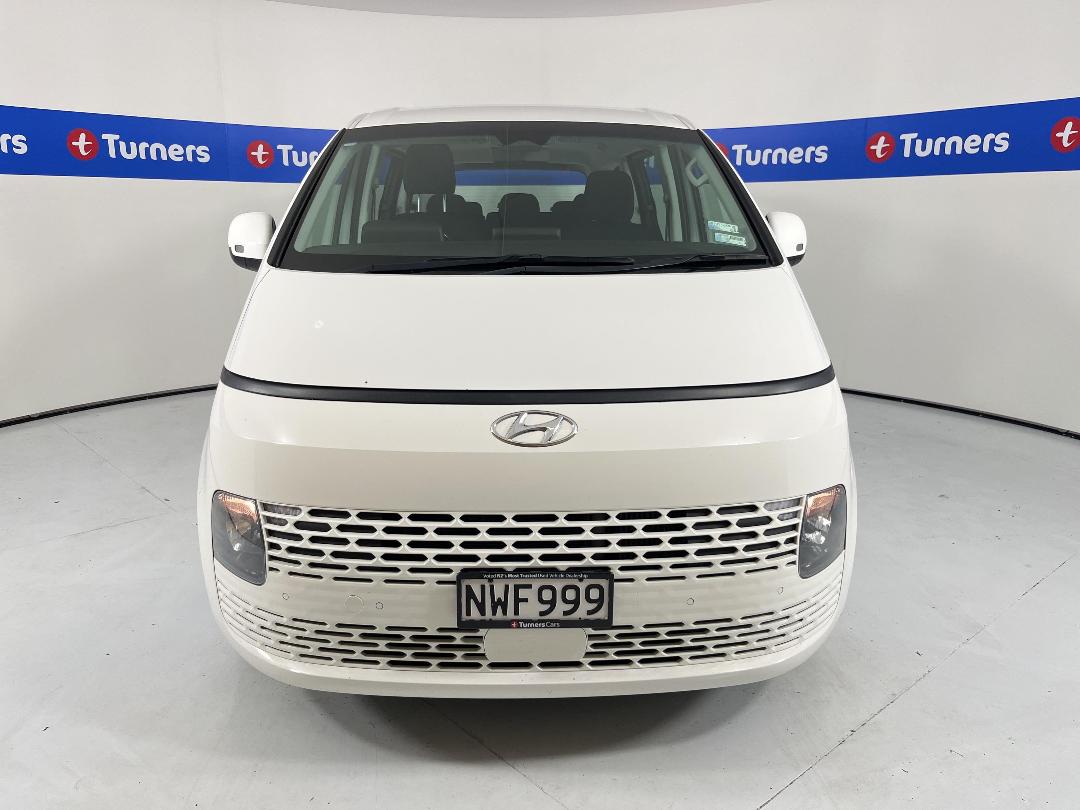 Photo '2' of Hyundai Staria Photo '2' of Hyundai Staria