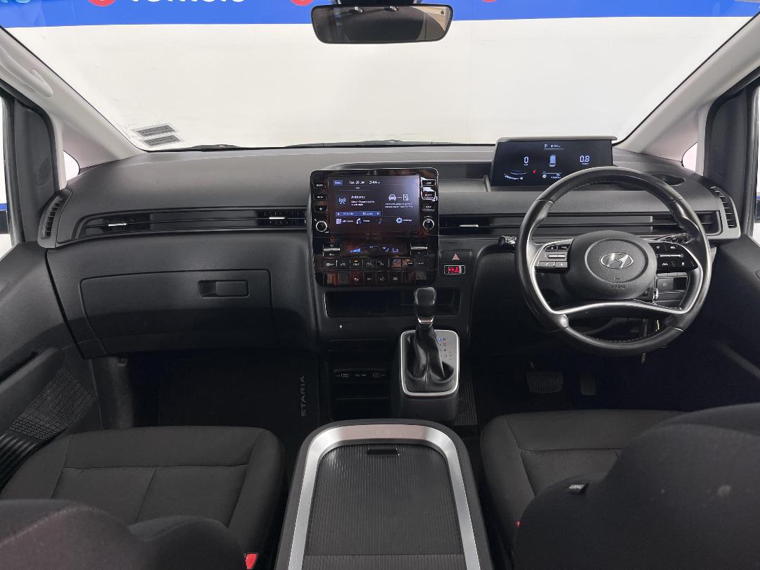 Photo '16' of Hyundai Staria Photo '16' of Hyundai Staria