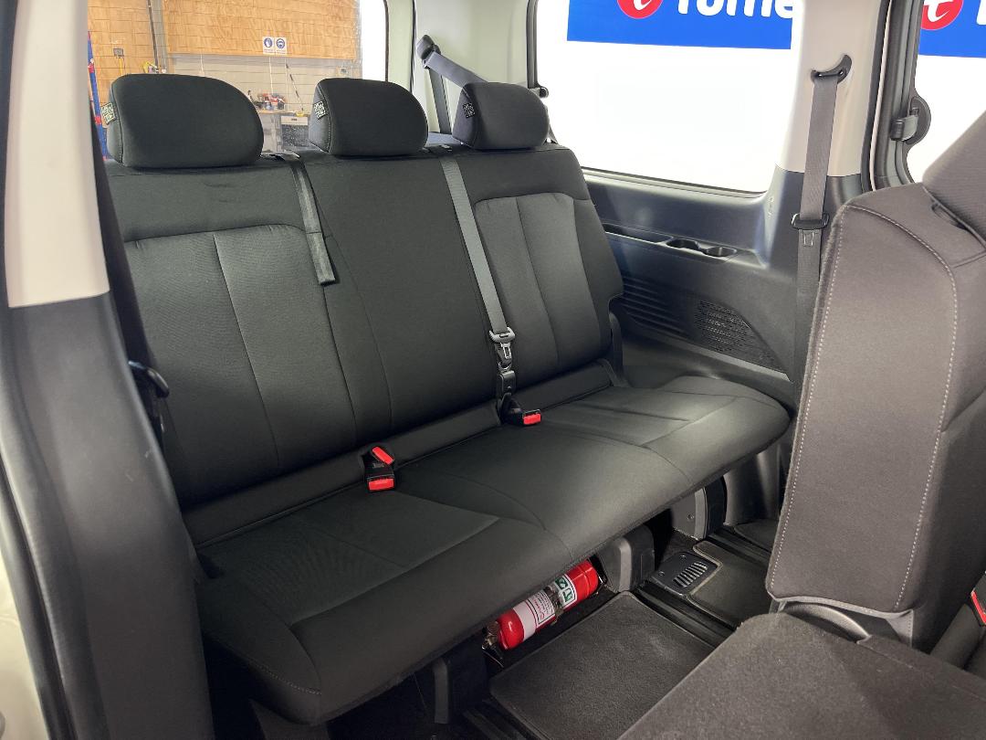 Photo '21' of Hyundai Staria Photo '21' of Hyundai Staria