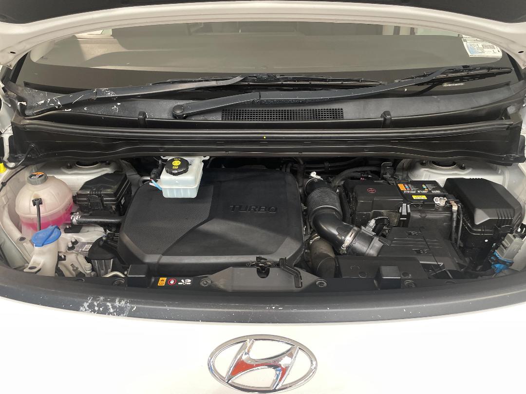 Photo '13' of Hyundai Staria