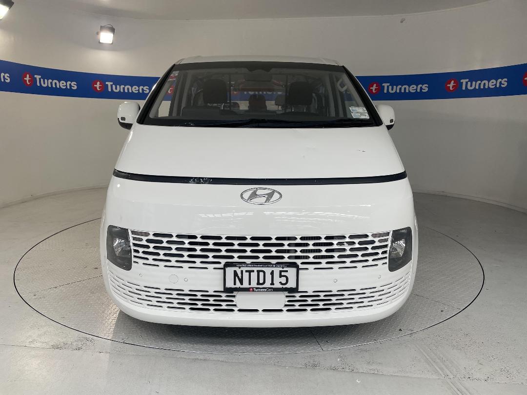 Photo '2' of Hyundai Staria