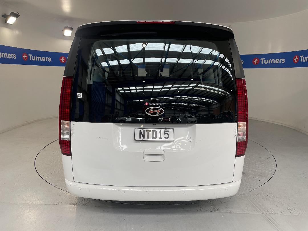 Photo '6' of Hyundai Staria