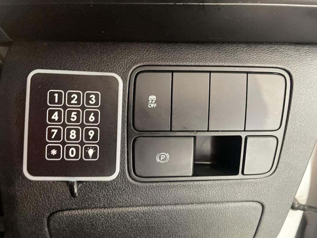 Photo '23' of Hyundai Staria