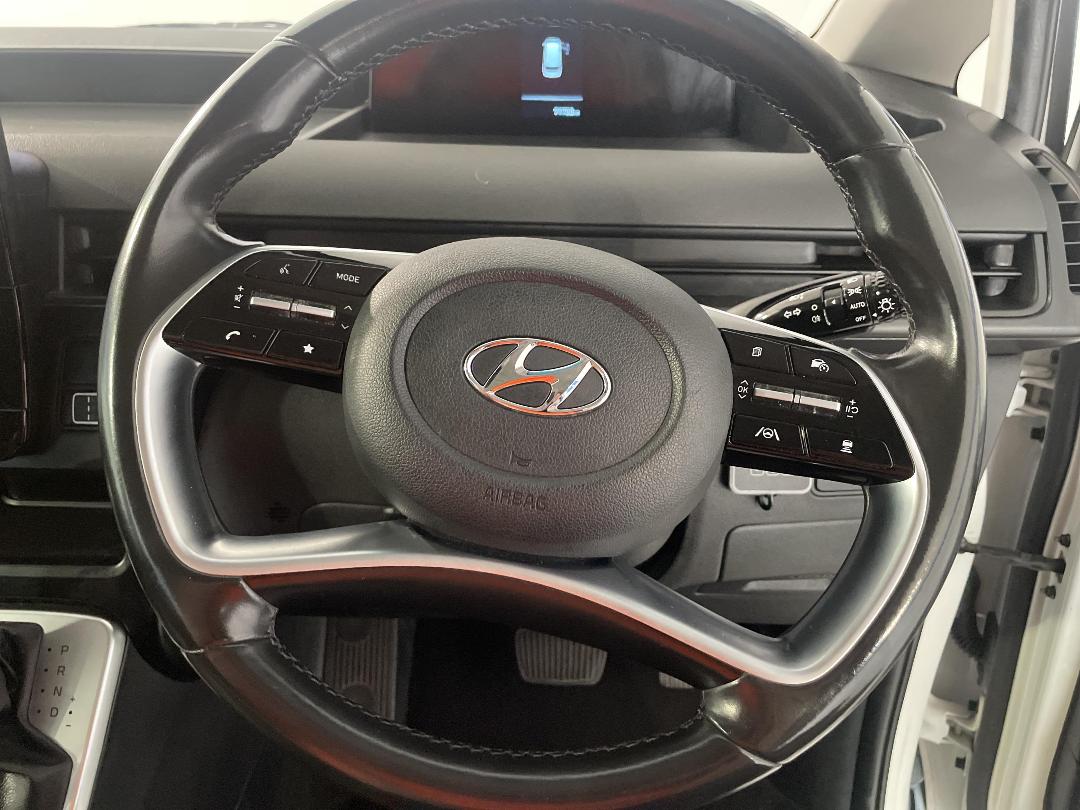 Photo '26' of Hyundai Staria