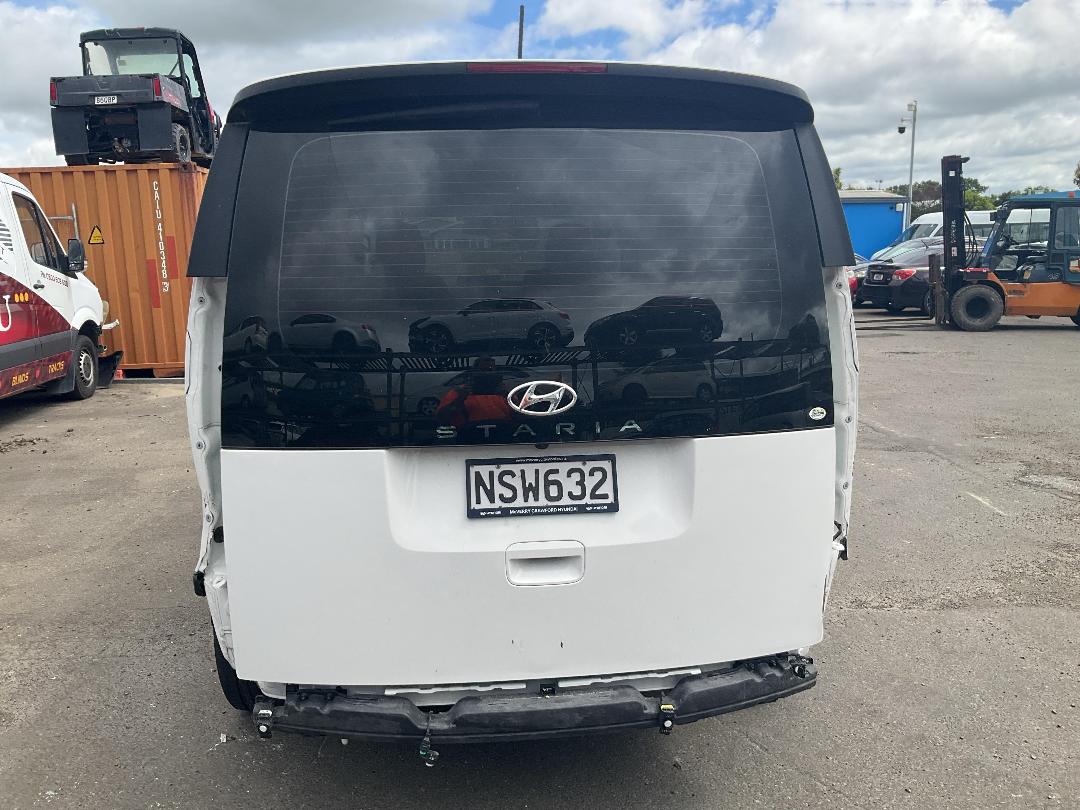 Photo '5' of Hyundai Staria Load