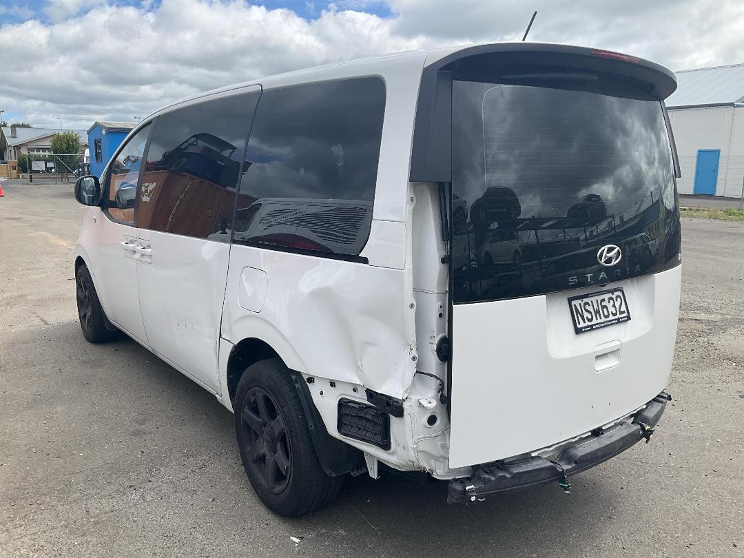 Photo '4' of Hyundai Staria Load